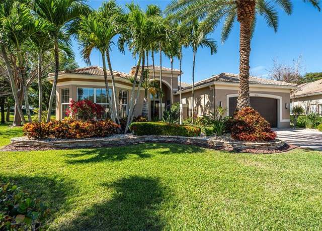 Property at 10576 Whitewind Cir, Boynton Beach, FL 33473, 3 beds, 2.5 baths