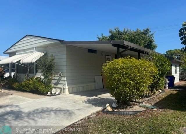 Property at 7525 SE Independence Ave, Hobe Sound, FL 33455, 2 beds, 2 baths
