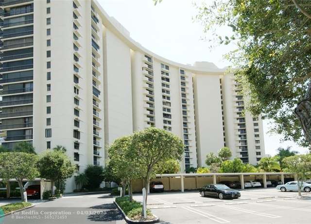 Property at 2450 Presidential Way #208, West Palm Beach, FL 33401, 3 beds, 3 baths