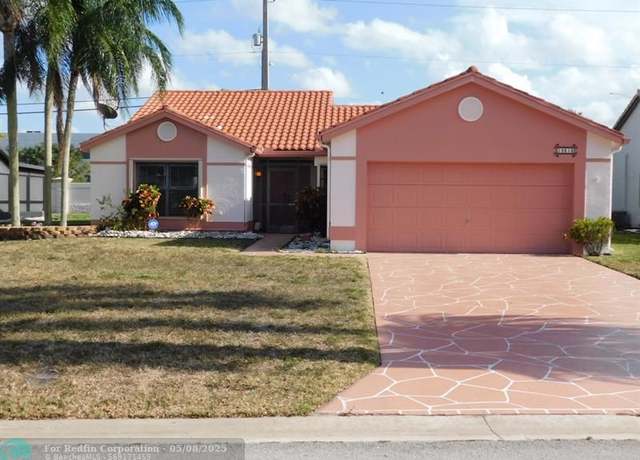 Property at 10512 NW 70th St, Tamarac, FL 33321, 3 beds, 2 baths