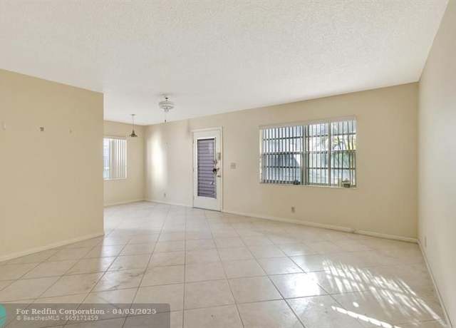 Property at 557 Burgundy L Unit L, Delray Beach, FL 33484, 2 beds, 2 baths
