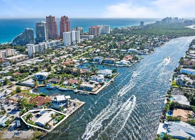 Property at 3018 NE 26th St, Fort Lauderdale, FL 33305, 3 beds, 3.5 baths