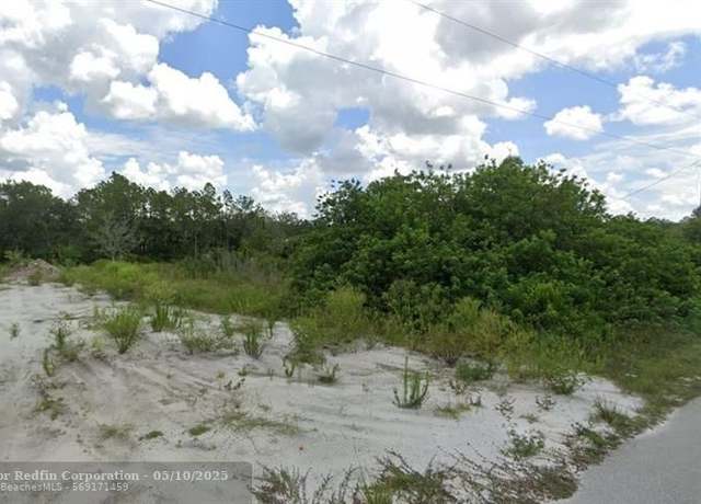 Property at 447 Mercedes Ct, FL 33972