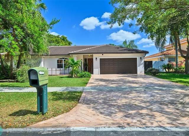 Property at 5210 Hawkes Bluff Ave, Davie, FL 33331, 3 beds, 2 baths