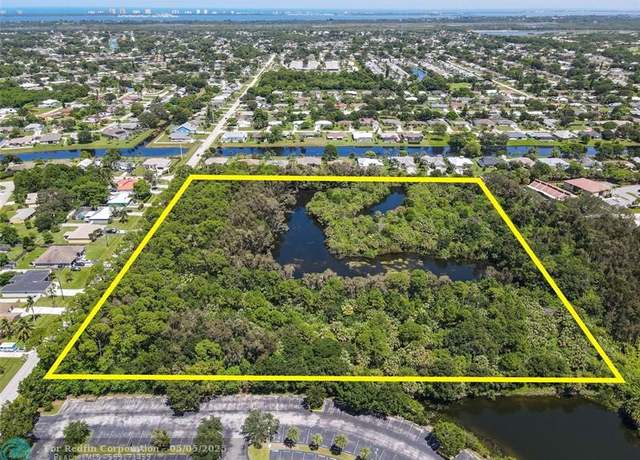 Property at 2400 SE Mariposa Ave, Port St. Lucie, FL 34952