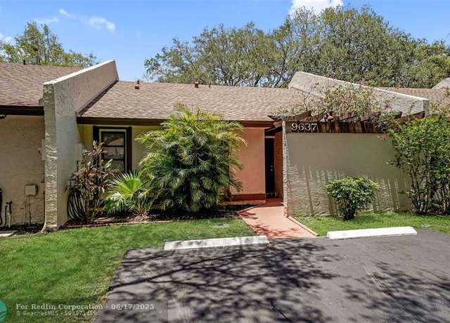 Property at 9637 NW 15th Ct, Pembroke Pines, FL 33024, 2 beds, 2 baths