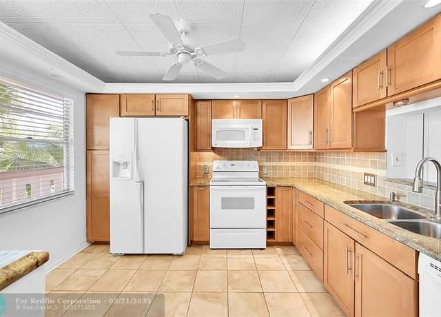 Property at 2401 Antigua Cir Unit B3, Coconut Creek, FL 33066, 2 beds, 2 baths