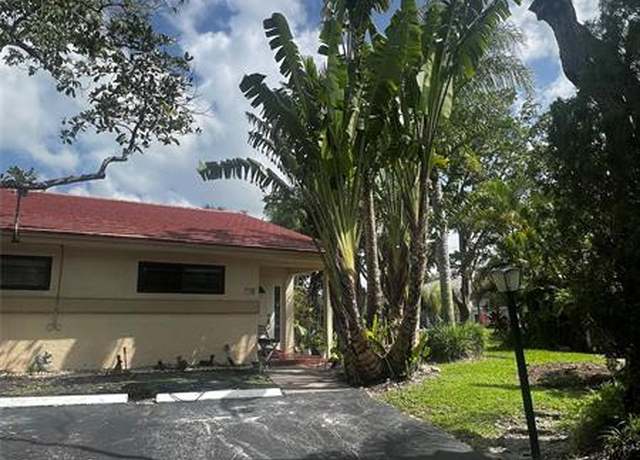 Property at 718 SW 88th Ter, Plantation, FL 33324, 3 beds, 2 baths