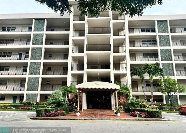 Property at 2850 N Palm Aire Dr #207, Pompano Beach, FL 33069, 3 beds, 2 baths