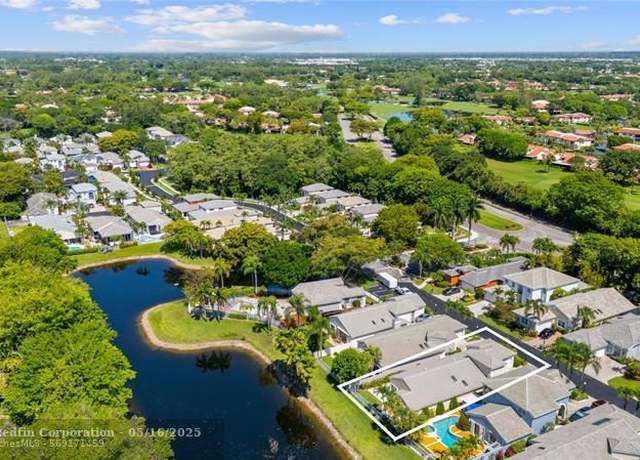 Property at 8170 Hampton Wood Dr, Boca Raton, FL 33433, 3 beds, 2 baths