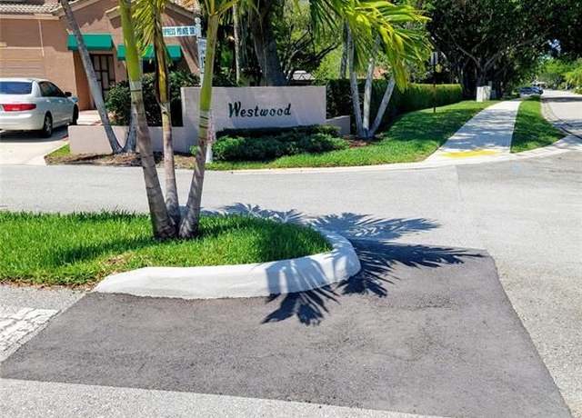 Property at 1668 Cypress Pointe Dr #1668, Coral Springs, FL 33071, 2 beds, 2 baths
