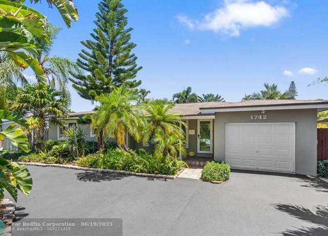 Property at 1742 NE 28th Dr, Wilton Manors, FL 33334, 3 beds, 2.5 baths