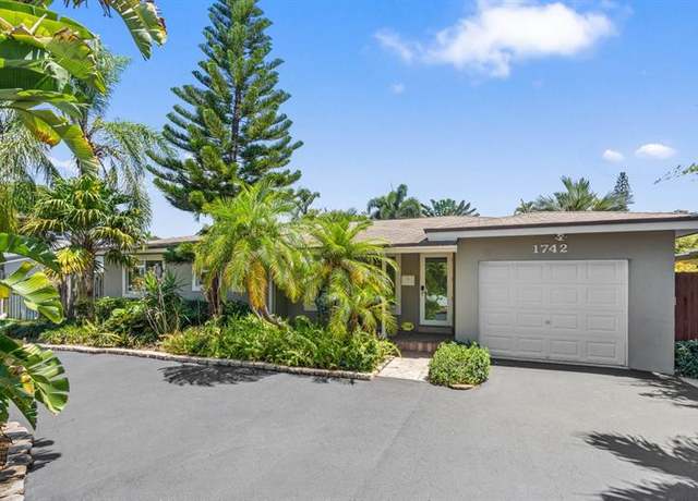 Property at 1742 NE 28th Dr, Wilton Manors, FL 33334, 3 beds, 2.5 baths