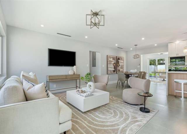 Property at 324 NE 28th St, Wilton Manors, FL 33334, 3 beds, 2 baths