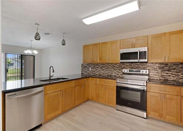 Property at 8113 NW 71st Ct #8113, Tamarac, FL 33321, 3 beds, 2.5 baths