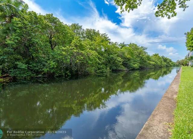 Property at 114 Royal Park Dr Unit 3C, Oakland Park, FL 33309, 2 beds, 2 baths