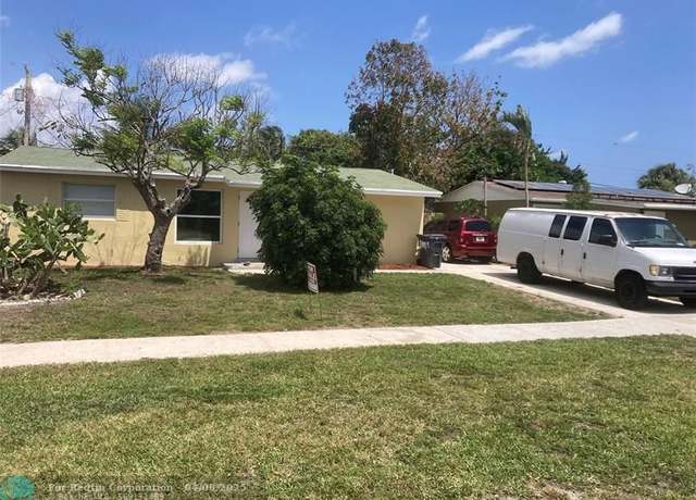 Property at 5409 Marcia Pl, Mangonia Park, FL 33407, 5 beds, 3 baths