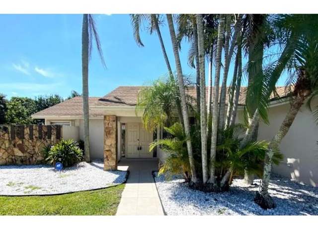 Property at 9811 Majorca Pl, Boca Raton, FL 33434, 3 beds, 2 baths