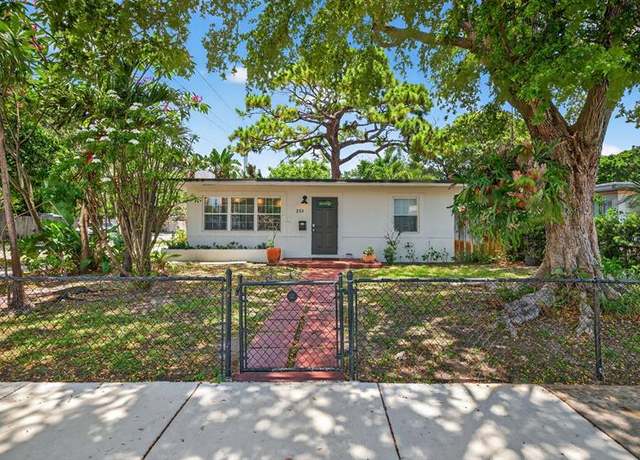 Property at 251 SW 22nd St, Fort Lauderdale, FL 33315, 2 beds, 1 bath