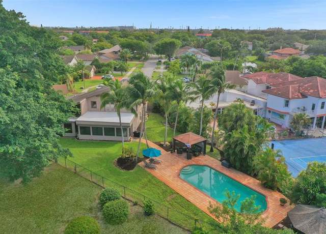 Property at 750 Bluebird Ln, Plantation, FL 33324, 5 beds, 3 baths