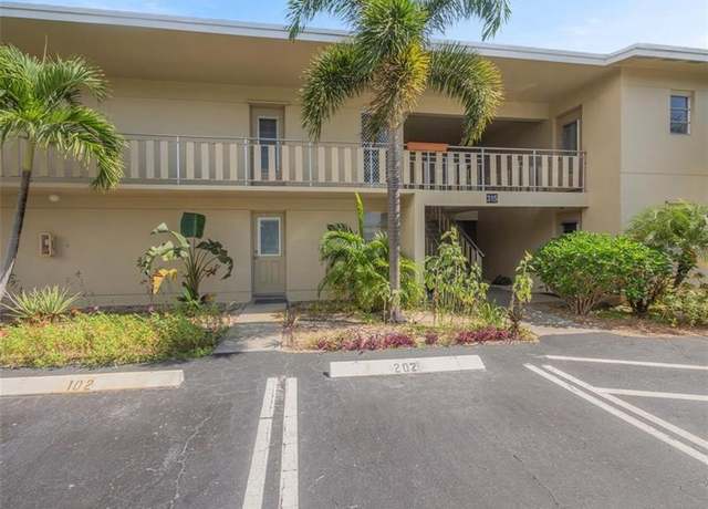 Property at 315 Circle Dr #201, Boynton Beach, FL 33435, 2 beds, 1.5 baths