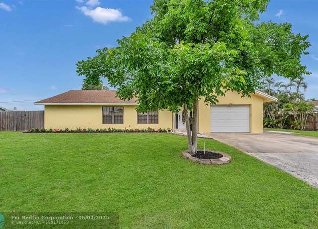 Property at 3059 Tropical Trl, FL 33462, 3 beds, 2 baths