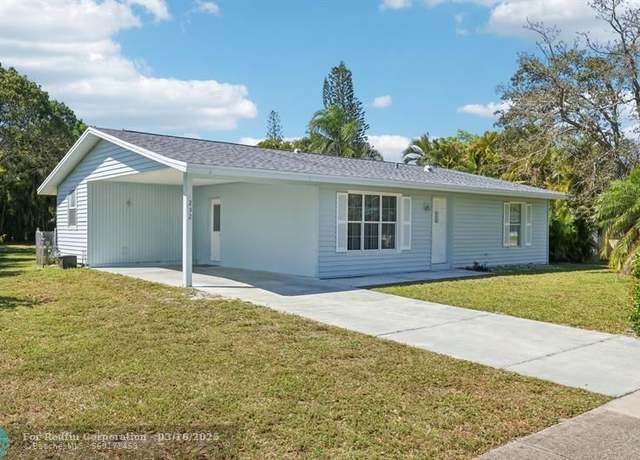 Property at 252 NE Floresta Dr, Port St. Lucie, FL 34983, 2 beds, 2 baths