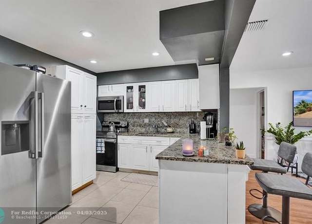 Property at 415 W Palm St, Lantana, FL 33462, 3 beds, 2 baths