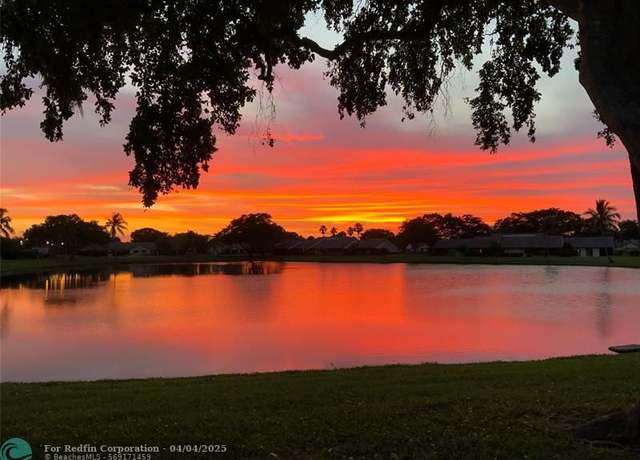 Property at 5647 E Parkwalk Crk #5647, Boynton Beach, FL 33472, 2 beds, 2 baths