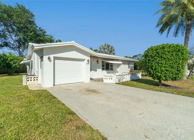 Property at 1401 SW 17th Ave, Boynton Beach, FL 33426, 2 beds, 2 baths