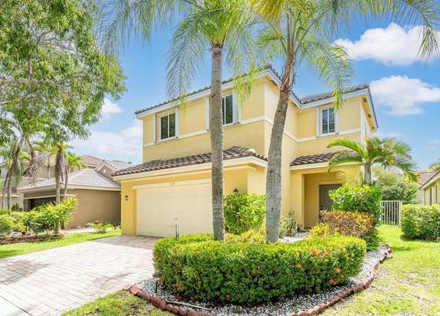 Property at 4319 Greenbriar Ln, Weston, FL 33331, 4 beds, 2.5 baths