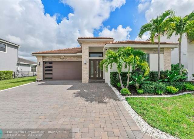 Property at 7324 Stella Ln, FL 33463, 3 beds, 2.5 baths