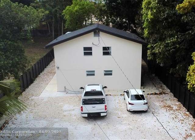 Property at 136 NE 60 St, Miami, FL 33137, 6 beds, 5 baths
