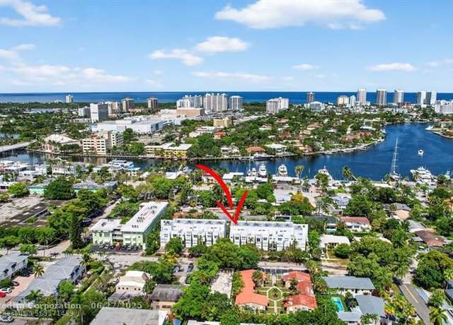 Property at 824 NE 19th Ave, Fort Lauderdale, FL 33304, 3 beds, 3 baths