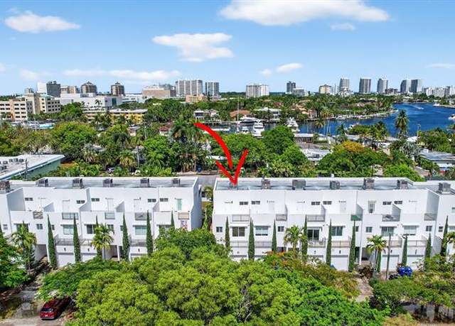 Property at 824 NE 19th Ave, Fort Lauderdale, FL 33304, 3 beds, 3 baths