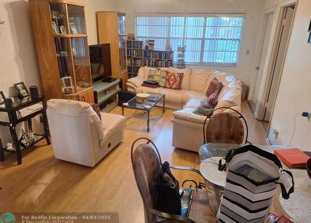 Property at 134 Lake Carol Dr #2, West Palm Beach, FL 33411, 1 bed, 1 bath