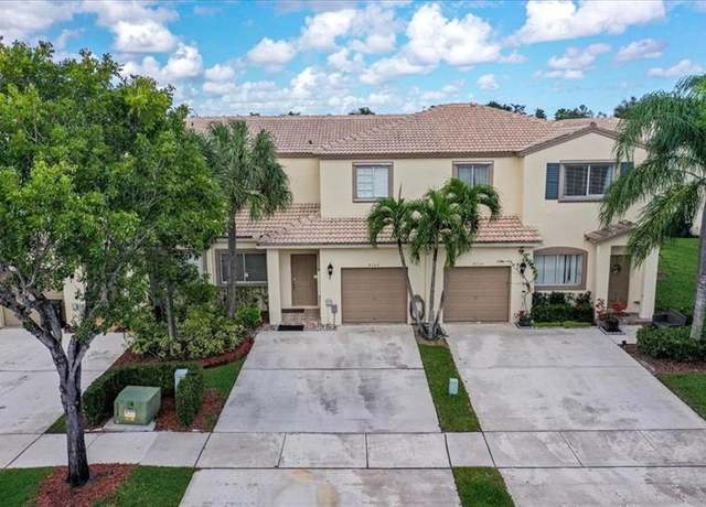 Property at 4722 Lago Vista Dr #4722, Coconut Creek, FL 33073, 3 beds, 2.5 baths