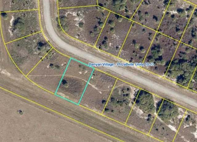 Property at 477 W Almeria Dr, FL 33935