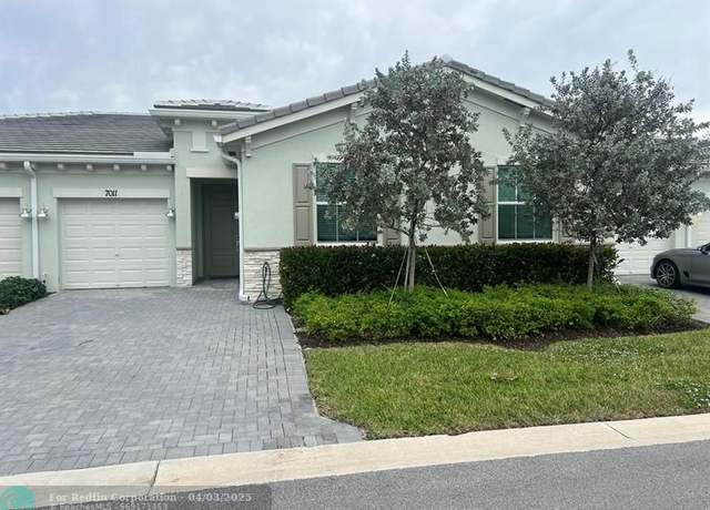 Property at 7011 Peters Ln, Delray Beach, FL 33446, 2 beds, 2 baths