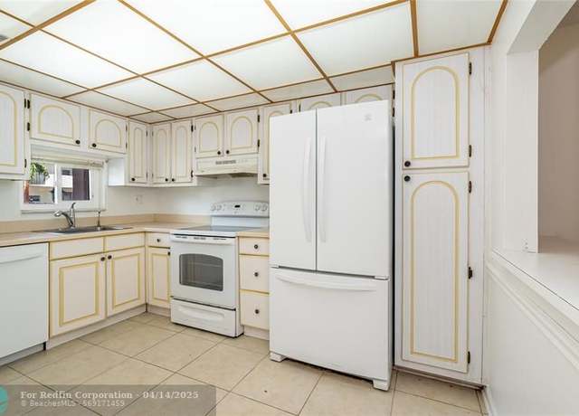 Property at 8960 S Hollybrook Blvd #103, Pembroke Pines, FL 33025, 2 beds, 2 baths