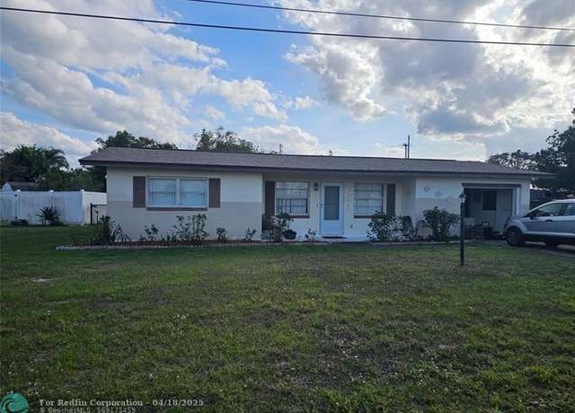Property at 2247 Croydon Rd, FL 33870, 2 beds, 2 baths