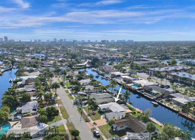 Property at 110 SE 13th St, Pompano Beach, FL 33060, 2 beds, 2 baths