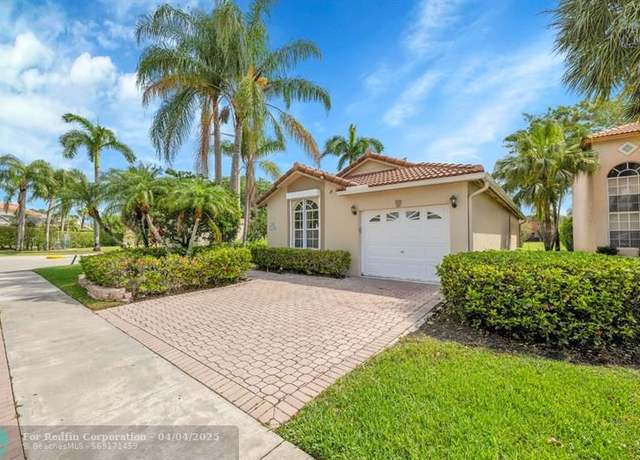 Property at 1601 SW 158th Ave, Pembroke Pines, FL 33027, 3 beds, 2 baths