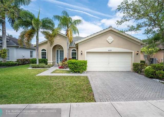 Property at 4435 E Whitewater Ave, Weston, FL 33332, 4 beds, 2 baths
