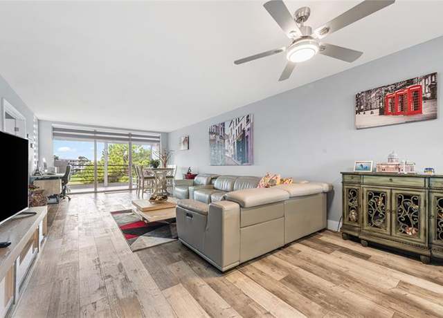 Property at 535 Oaks Dr #404, Pompano Beach, FL 33069, 2 beds, 2 baths