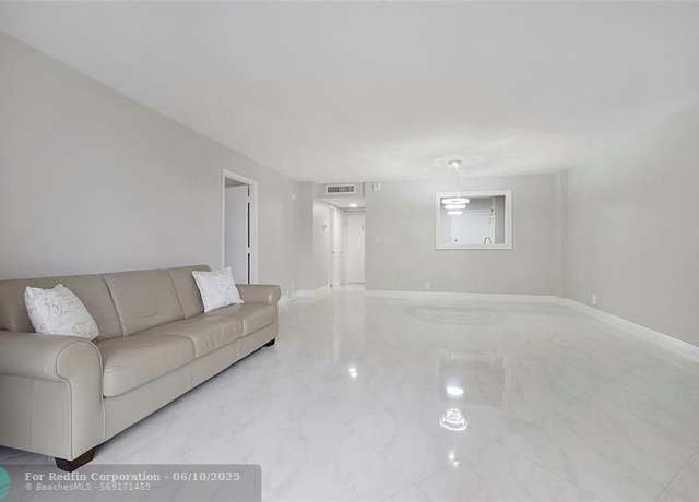 Property at 1900 S Ocean Blvd Unit 2A, Lauderdale By The Sea, FL 33062, 1 bed, 1.5 baths