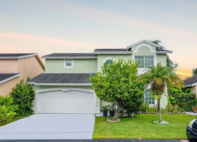 Property at 9816 NW 51 Te, Doral, FL 33178, 4 beds, 2.5 baths