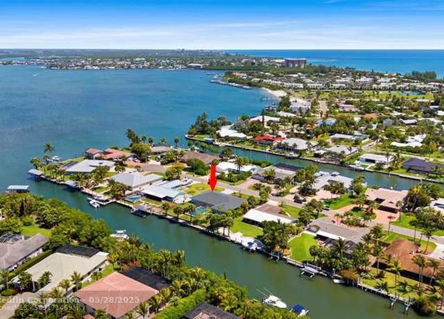 Property at 1709 Rio Vista Dr, Fort Pierce, FL 34949, 3 beds, 3.5 baths