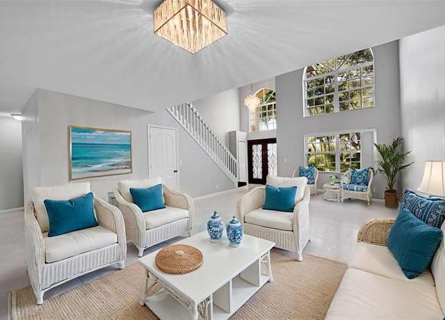 Property at 10004 NW 57th Pl, Coral Springs, FL 33076, 4 beds, 2.5 baths