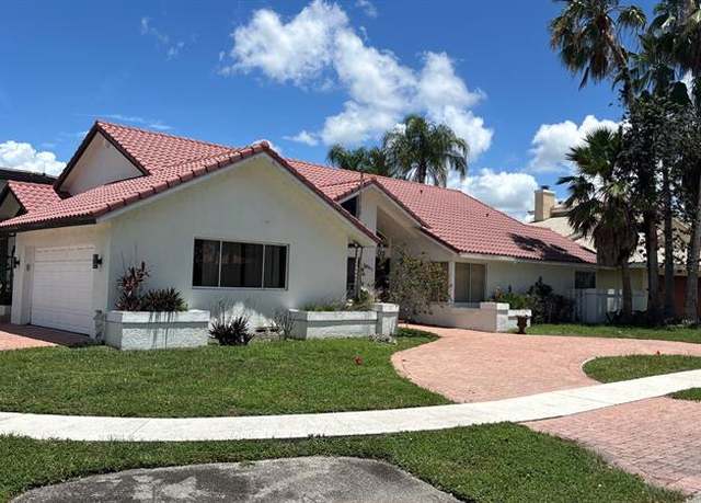 Property at 10141 SW 3rd St, Plantation, FL 33324, 5 beds, 3.5 baths
